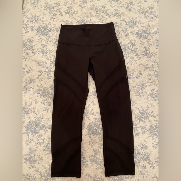 LULULEMON black high rise crop leggings - Picture 9 of 9